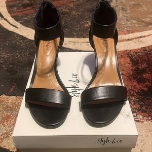 Lite wear low heel…original box